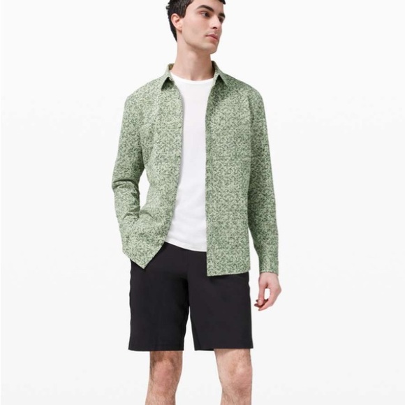 Lululemon Commision Long Sleeve Shirt in Green Fern / Smoked Spruce - Picture 13 of 15